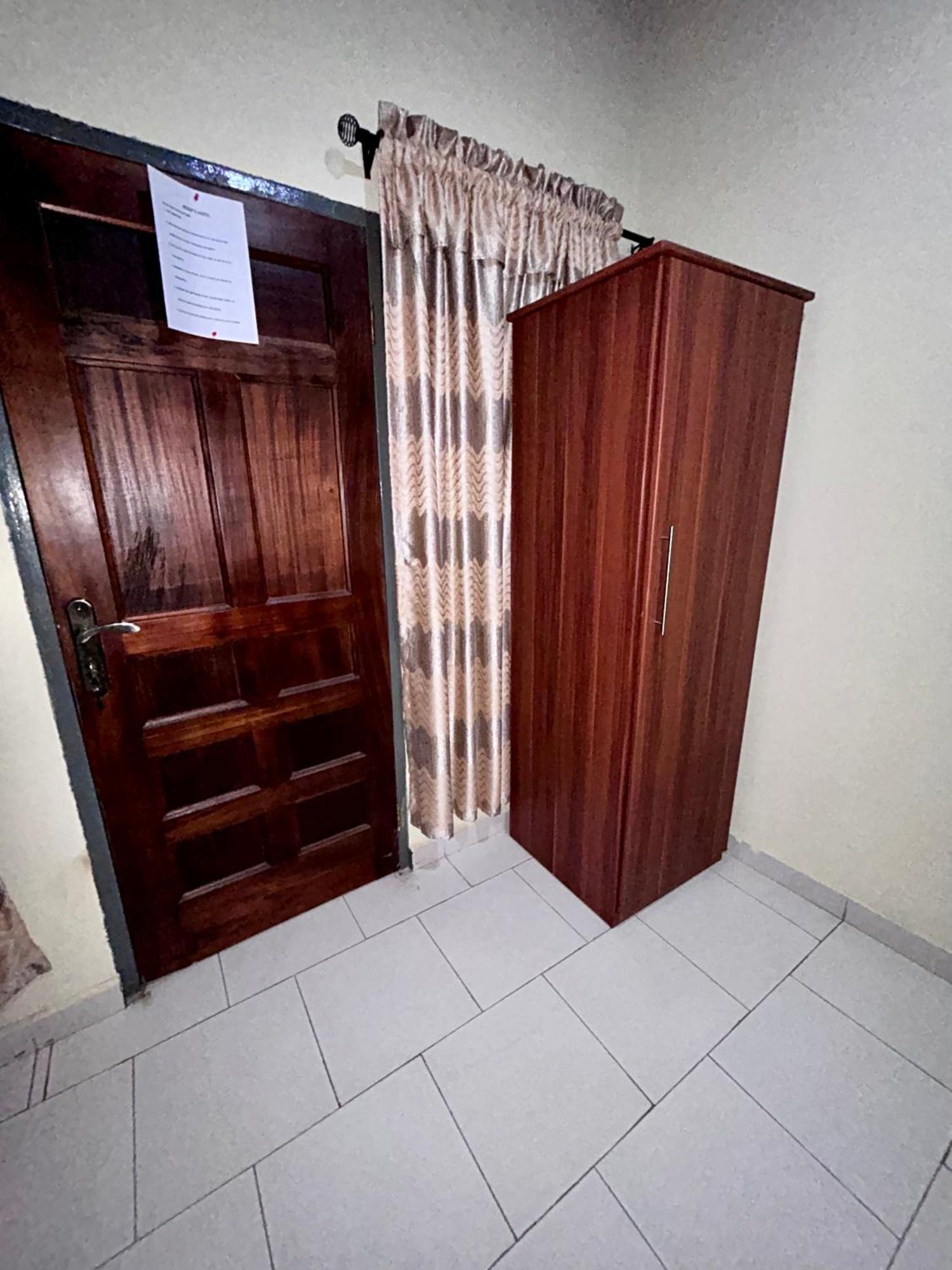 Jessie Hotel Adenta Luaran gambar