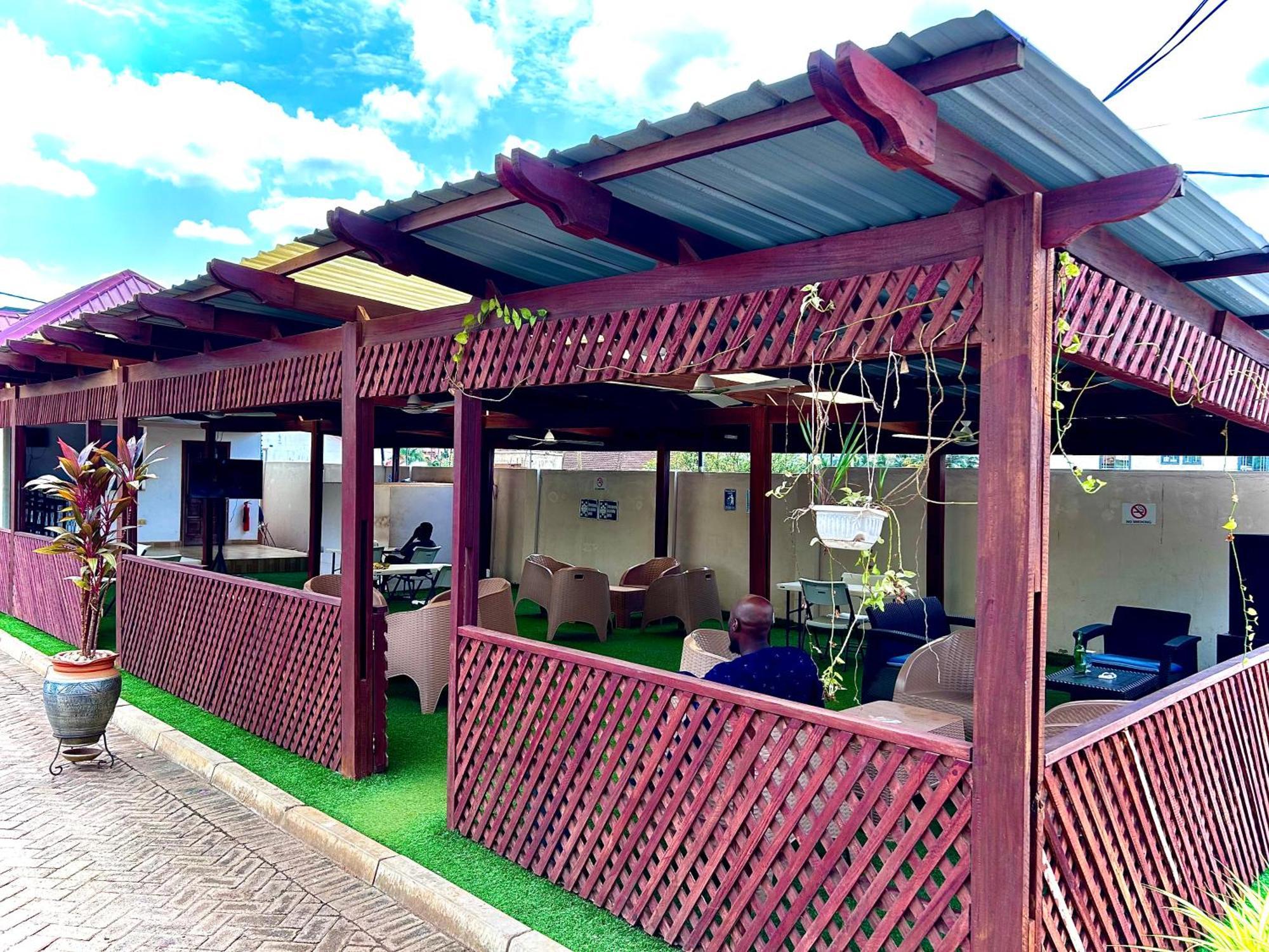 Jessie Hotel Adenta Luaran gambar